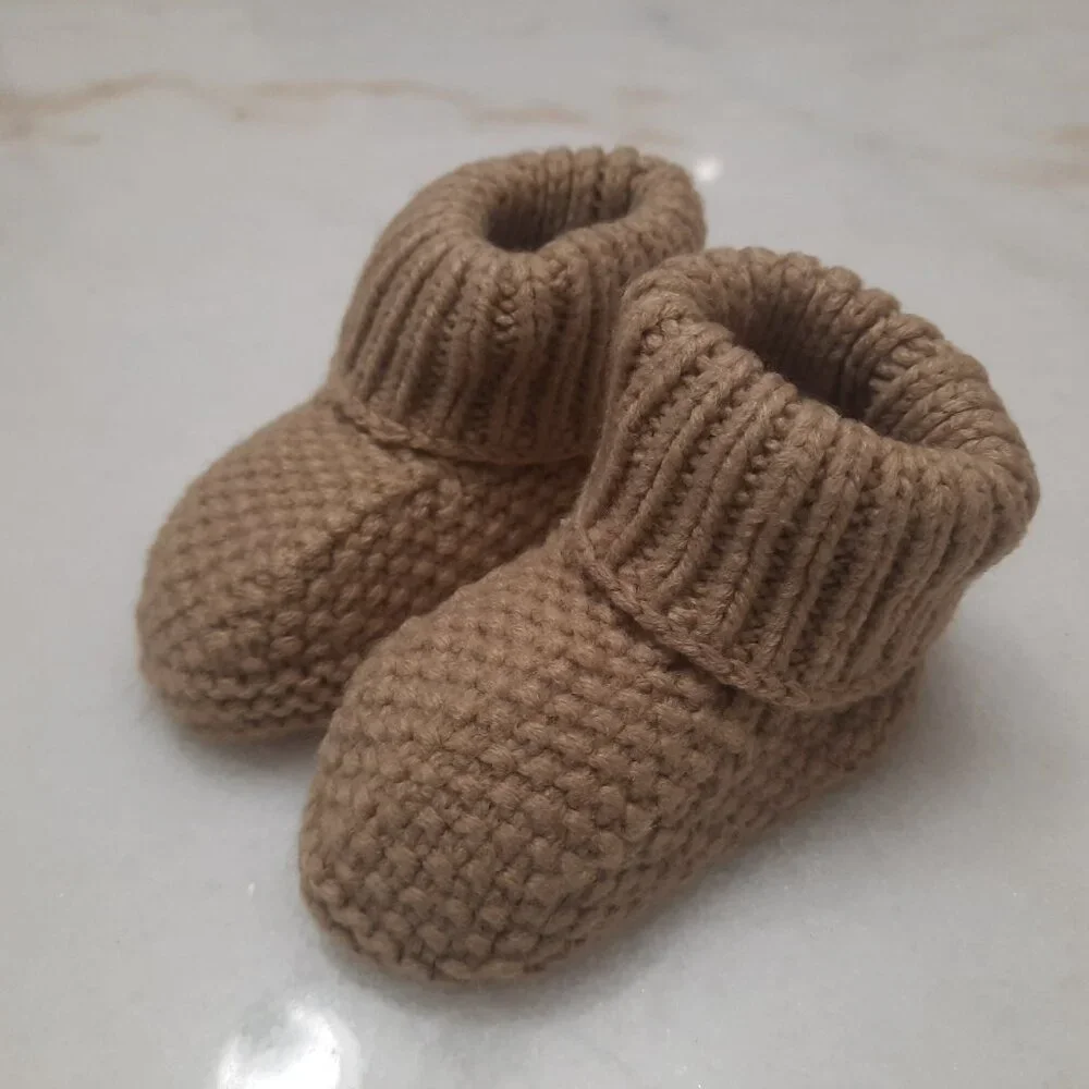 NWT❗️With Free❗️6-12M BearPaw Boots and Knitted Booties - Picture 4 of 4
